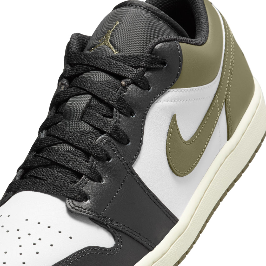 Air Jordan 1 Retro Low
