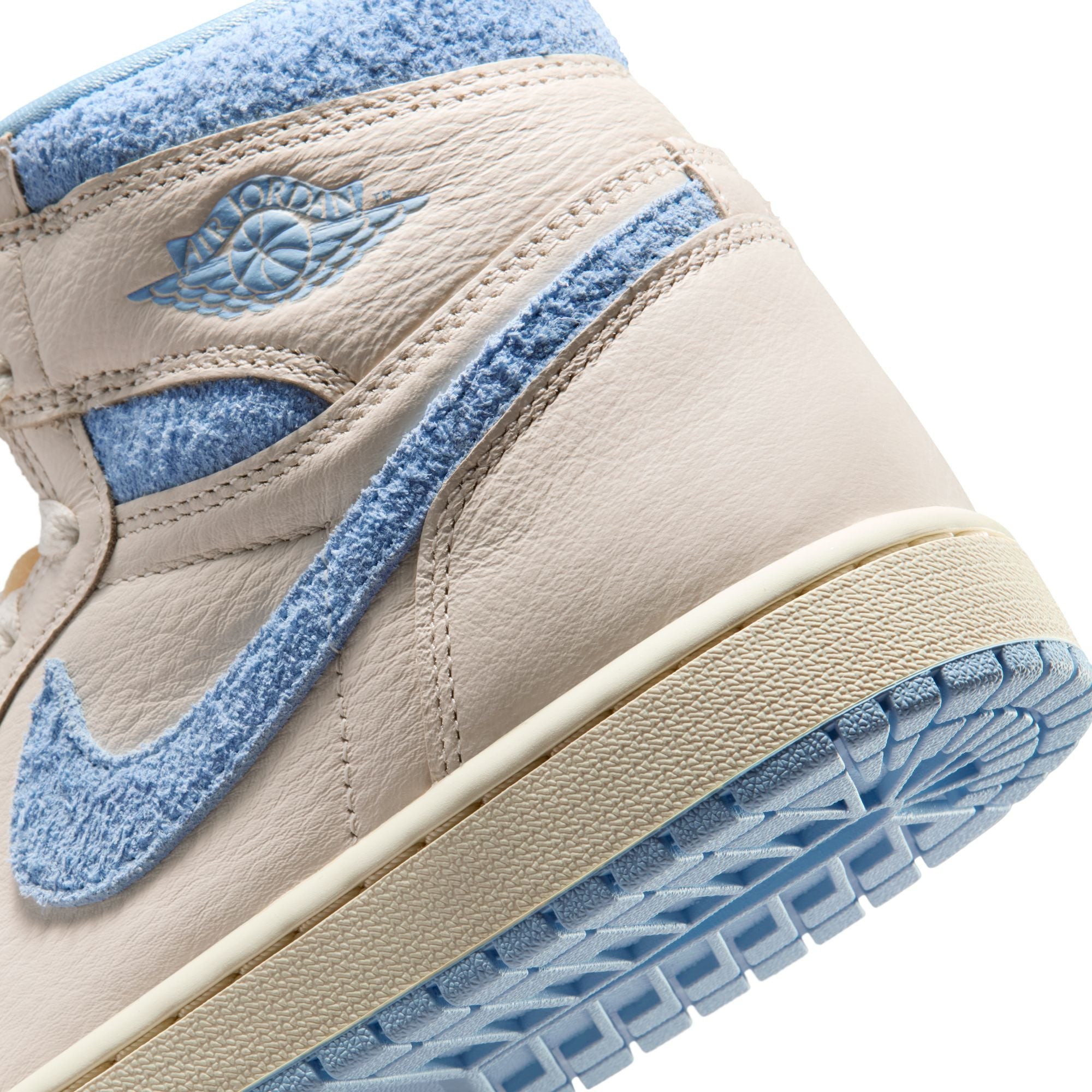 WMNS   Air Jordan 1 Retro High OG