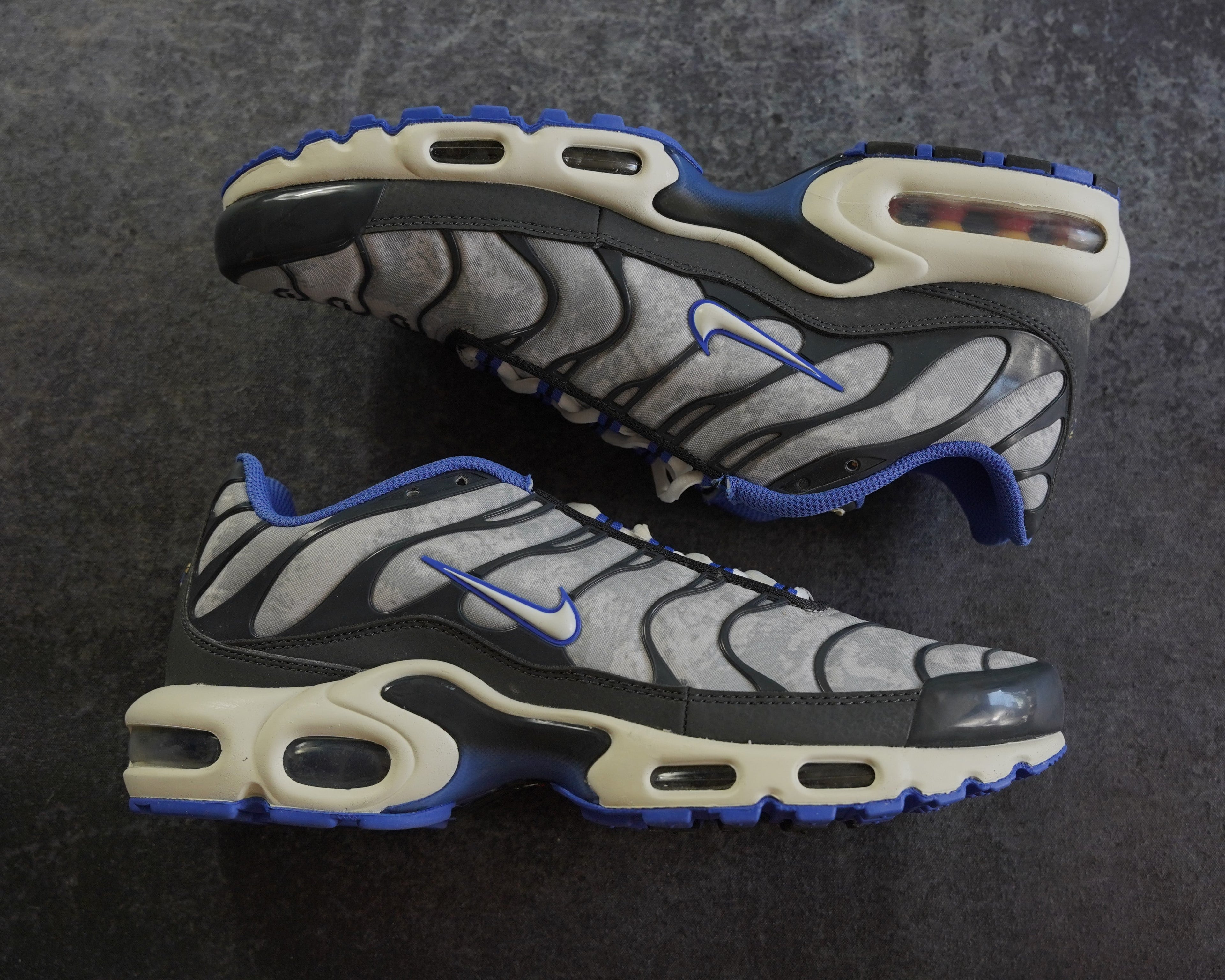 Nike TN Air Max Plus SE Social FC (42.5)