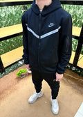 TUTA NIKE TECH